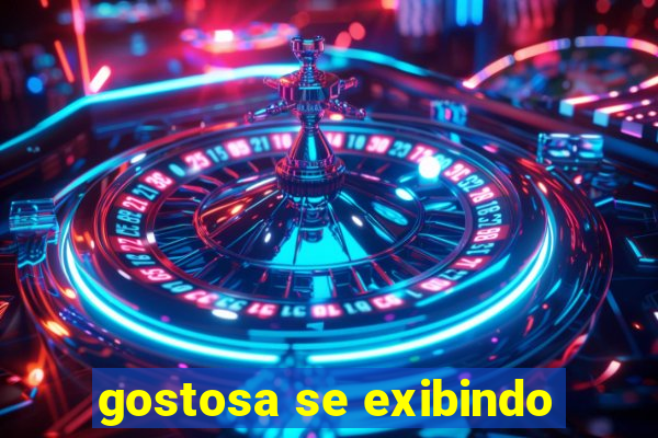 gostosa se exibindo